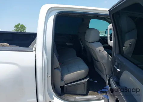 2015 Chevrolet Silverado 1500 2Lt z USA, uszkodzony, nr VIN 3GCUKREC0FG303156